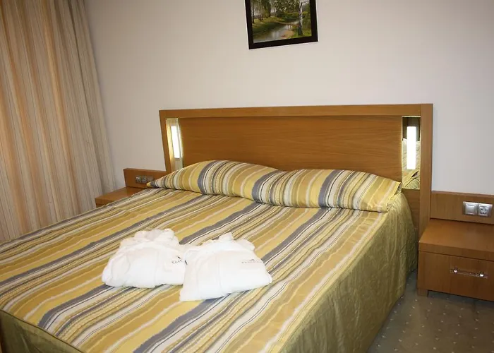 Emerald & Station touristique Ravda