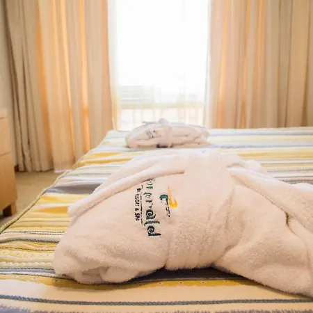 アパートホテル Apartments In Emerald Beach And Spa Resort ラヴダ