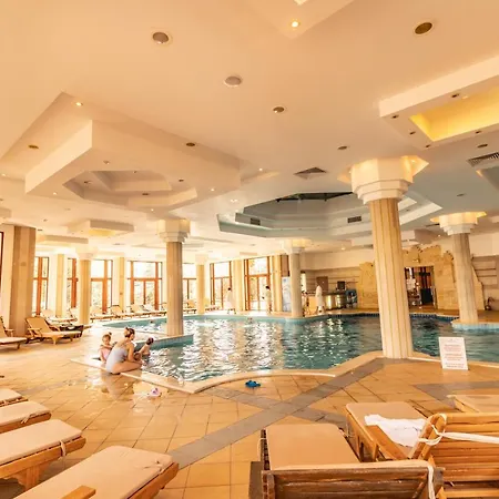 Emerald & Semesteranläggning (resort) Ravda