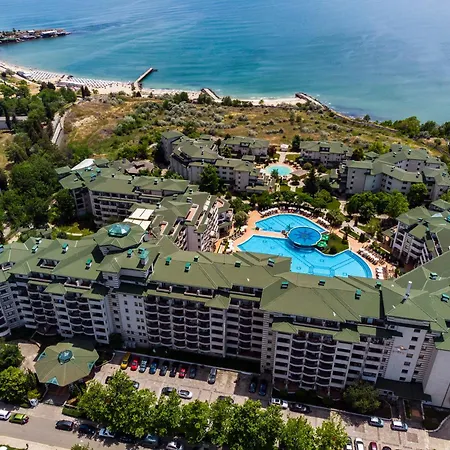 Apartments In Emerald Beach And Spa Resort アパートホテル