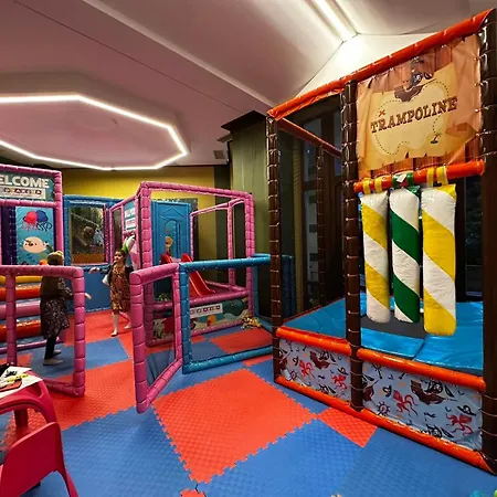 Semesteranläggning (resort) Emerald &