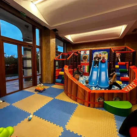 Apartments In Emerald Beach And Spa Resort アパートホテル 5*