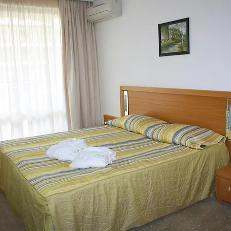Apartments In Emerald Beach And Spa Resort ラヴダ