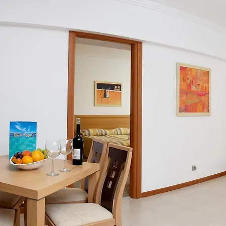 Apartments In Emerald Beach And Spa Resort ラヴダ
