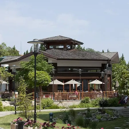 Üdülőközpont Emerald & Ravda