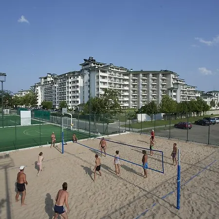 Semesteranläggning (resort) Emerald &