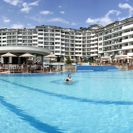 Apartments In Emerald Beach And Spa Resort ラヴダ