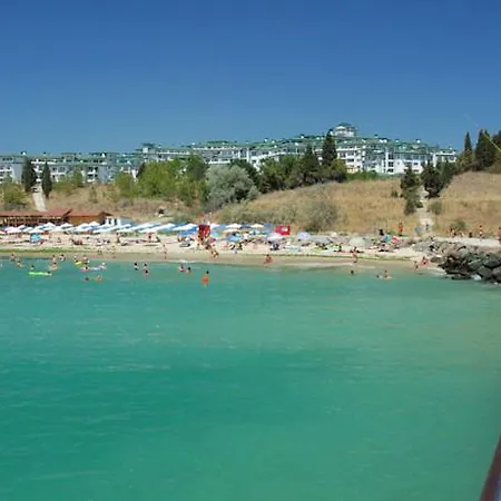 Apartments In Emerald Beach And Spa Resort アパートホテル
